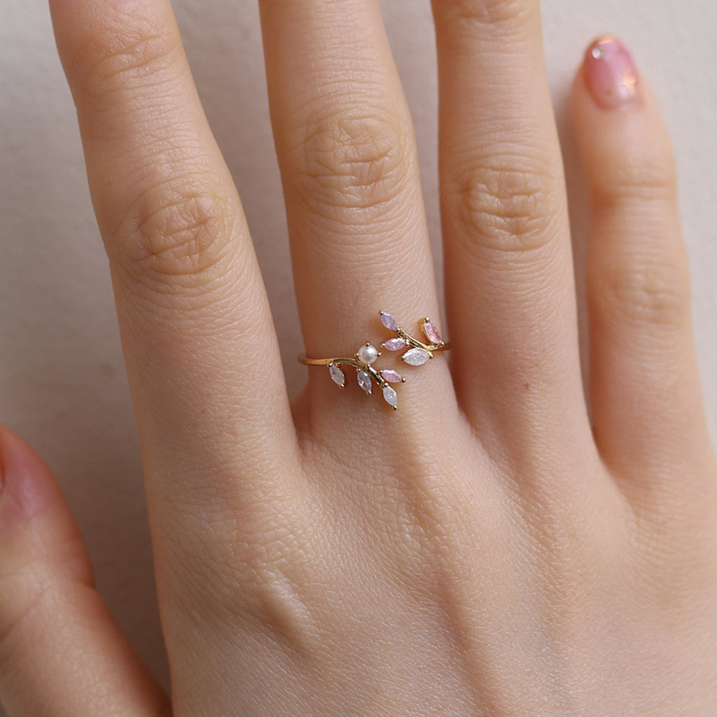 Pearl vine ring
